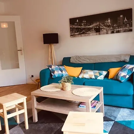 Apartment Studio Cosy Avec Terrasse, Quartier Des Chatrons *