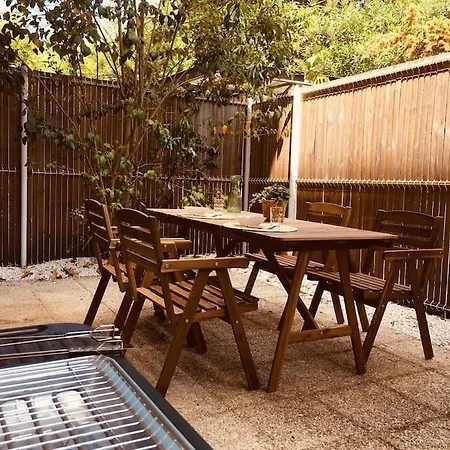 Studio Cosy Avec Terrasse, Quartier Des Chatrons Appartement